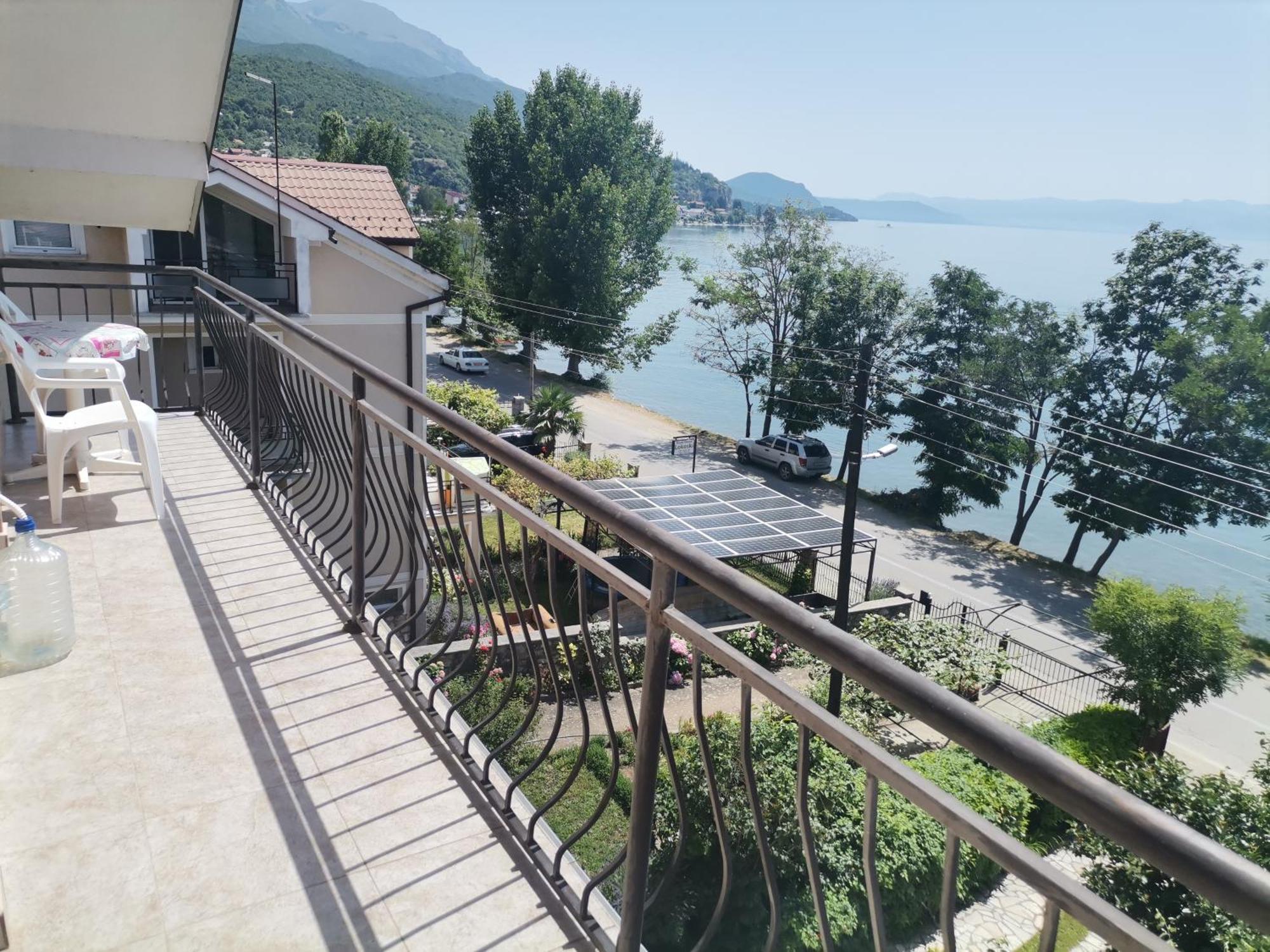 Guesthouse Zimovski Peštani エクステリア 写真