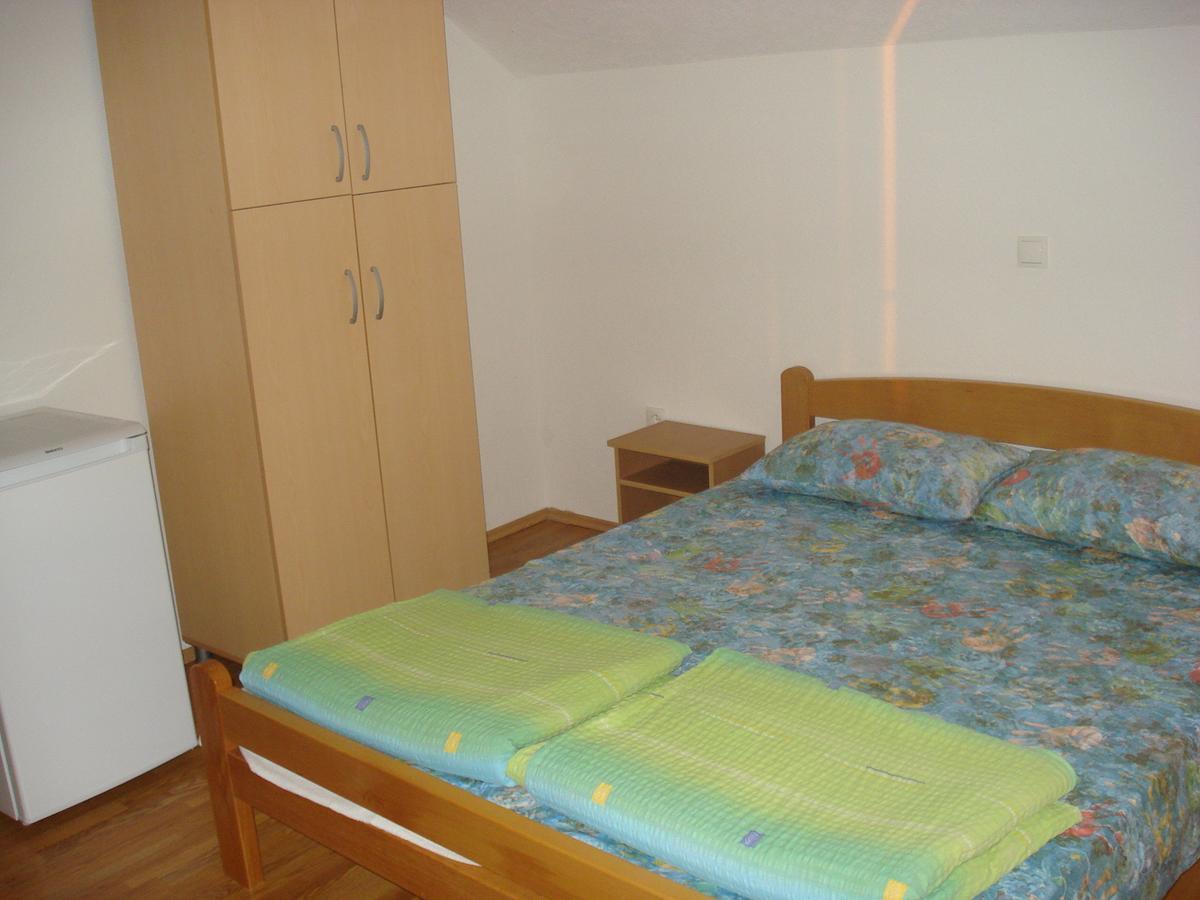 Guesthouse Zimovski Peštani エクステリア 写真