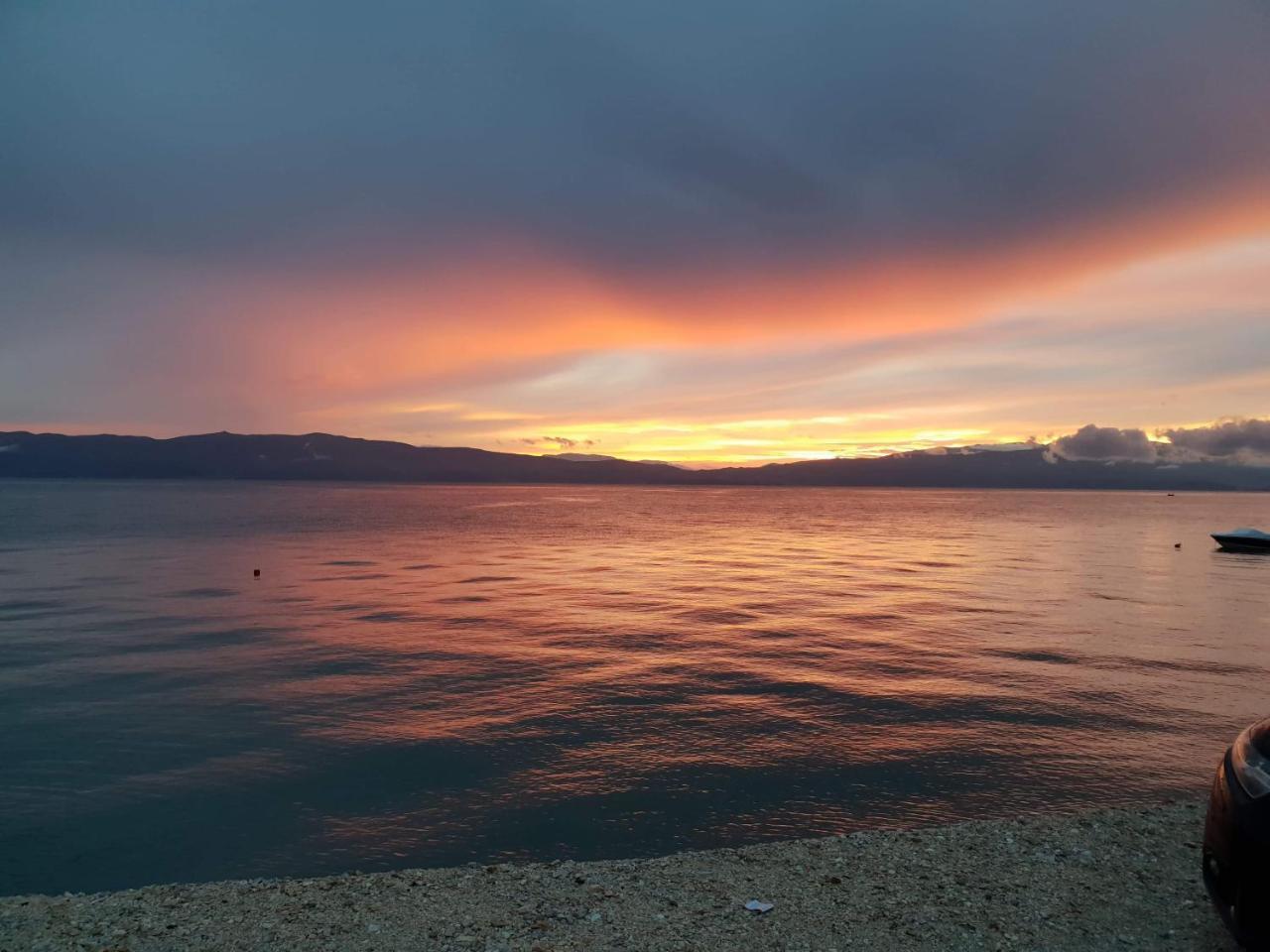 Guesthouse Zimovski Peštani エクステリア 写真